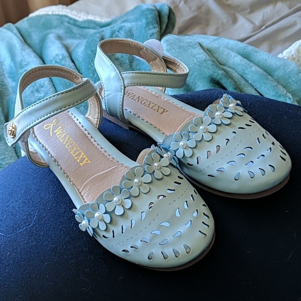 Kids shoes size 13